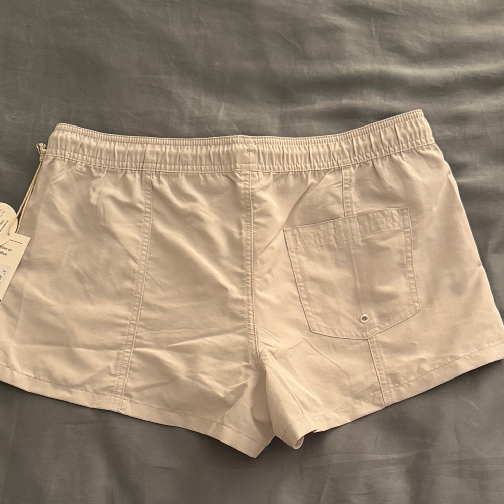Vuori sunwashed Short in the color suede size M NWT - Picture 6 of 6